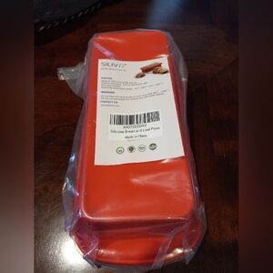 Silivo  Silicone Bread and Cake pans!